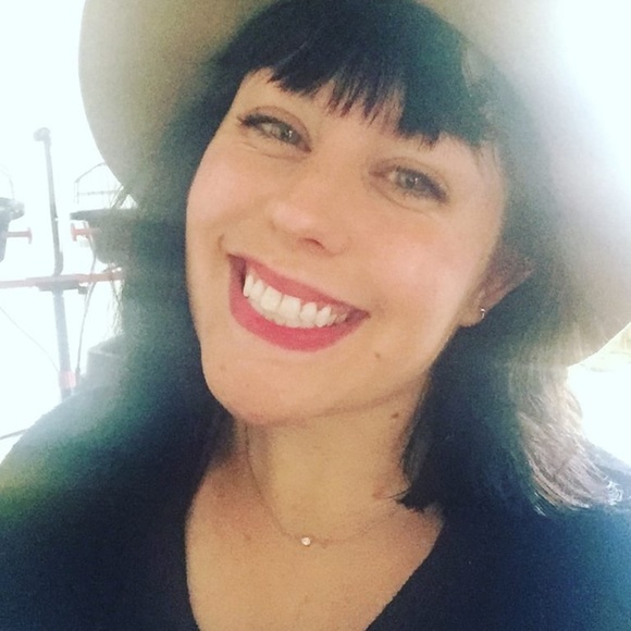 Meet Your Posher, Paige! - Picture 10 of 12